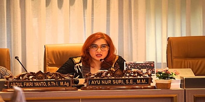 ayu nur suri