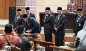 rapat paripurna XIII