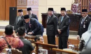 rapat paripurna XIII